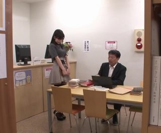 Bị gái trẻ dụ làm tình